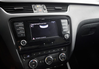 Подержанный автомобиль Skoda Octavia Liftback 2013 года (14 фото)