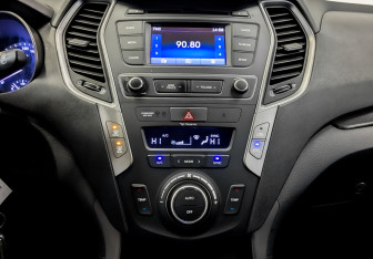 Подержанный автомобиль Hyundai Santa Fe 2016 года (15 фото)