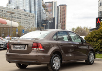Подержанный автомобиль Volkswagen Polo Sedan 2017 года (4 фото)