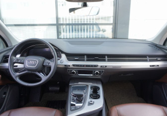 Подержанный автомобиль Audi Q7 2019 года (12 фото)