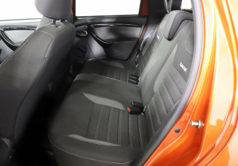 Подержанный автомобиль Renault Duster 2018 года (10 фото)