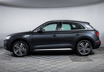 Подержанный автомобиль Audi Q5 2017 года (8 фото)