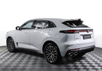 Подержанный автомобиль Changan UNI-K 2024 года (7 фото)