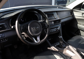 Подержанный автомобиль Kia Optima Sedan 2018 года (11 фото)