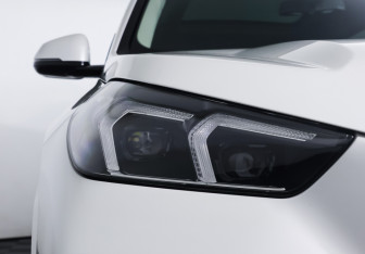 Подержанный автомобиль BMW X1 2025 года (24 фото)