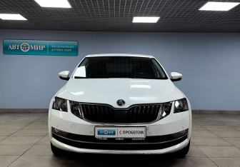 Подержанный автомобиль Skoda Octavia Liftback 2018 года (2 фото)