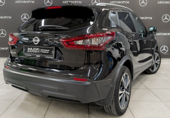 Подержанный автомобиль Nissan Qashqai 2021 года (5 фото)