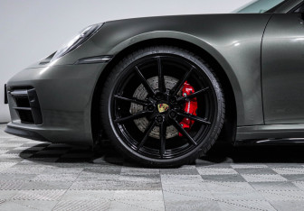 Подержанный автомобиль Porsche 911 Convertible 2021 года (15 фото)