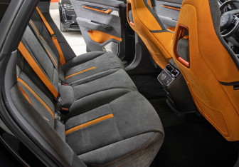 Подержанный автомобиль Zeekr 001 2023 года (12 фото)