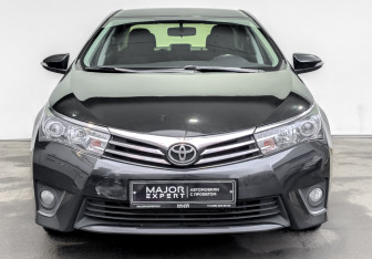 Подержанный автомобиль Toyota Corolla Sedan 2014 года (2 фото)
