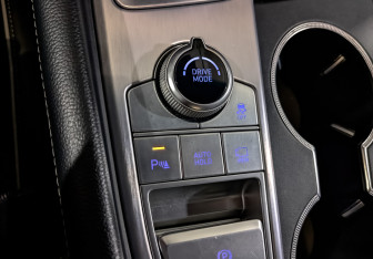 Подержанный автомобиль Genesis G70 2021 года (27 фото)