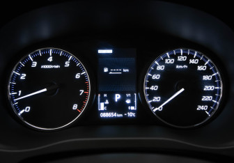 Подержанный автомобиль Mitsubishi Outlander 2016 года (11 фото)