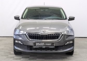 Подержанный автомобиль Skoda Rapid Liftback 2021 года (2 фото)