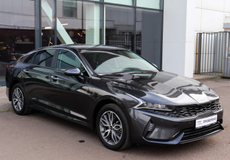 Подержанный автомобиль Kia K5 2021 года (3 фото)