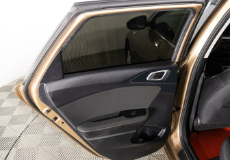 Подержанный автомобиль Kia Ceed Wagon 2021 года (25 фото)