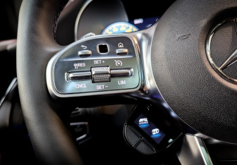 Подержанный автомобиль Mercedes-Benz GLC AMG 2020 года (25 фото)