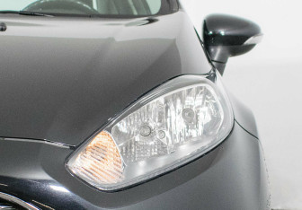 Подержанный автомобиль Ford Fiesta Sedan 2016 года (7 фото)