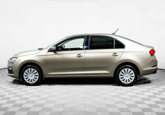 Подержанный автомобиль Skoda Rapid Liftback 2021 года (3 фото)