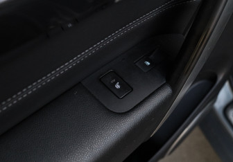 Подержанный автомобиль Chevrolet Captiva 2014 года (8 фото)