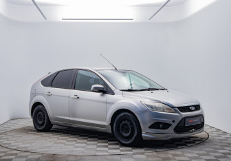 Подержанный автомобиль Ford Focus Hatchback 2010 года (3 фото)