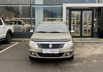 Подержанный автомобиль Renault Logan Sedan 2010 года (2 фото)