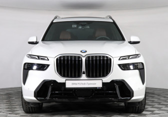 Новый BMW X7 2025 (3 фото)