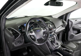 Подержанный автомобиль Ford Kuga 2014 года (9 фото)