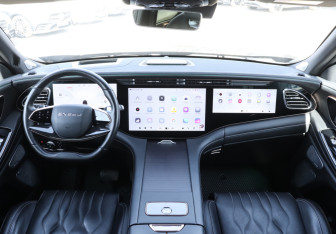 Подержанный автомобиль Exeed VX 2024 года (12 фото)