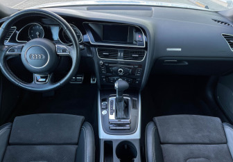 Подержанный автомобиль Audi A5 Coupe 2016 года (12 фото)