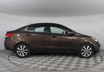 Подержанный автомобиль Kia Rio Sedan 2016 года (4 фото)