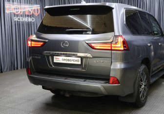 Подержанный автомобиль Lexus LX 2019 года (25 фото)