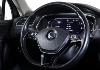 Подержанный автомобиль Volkswagen Tiguan 2020 года (14 фото)