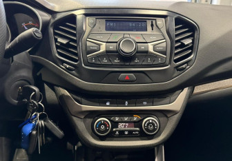 Подержанный автомобиль LADA (ВАЗ) Vesta Sedan 2018 года (16 фото)