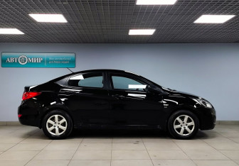 Подержанный автомобиль Hyundai Solaris Sedan 2012 года (4 фото)
