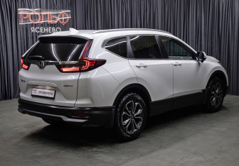 Подержанный автомобиль Honda CR-V 2021 года (5 фото)