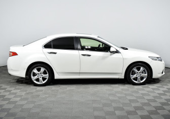 Подержанный автомобиль Honda Accord Sedan 2012 года (4 фото)