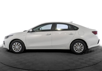 Подержанный автомобиль Kia Cerato Sedan 2019 года (8 фото)