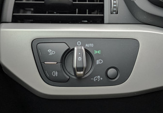 Подержанный автомобиль Audi A4 Sedan 2019 года (28 фото)