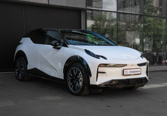 Подержанный автомобиль Zeekr X 2023 года (3 фото)