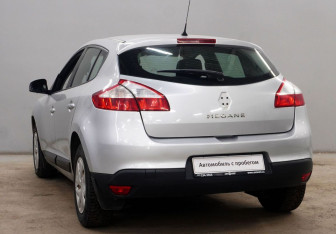 Подержанный автомобиль Renault Megane Hatchback 2012 года (6 фото)