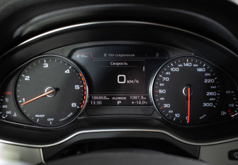 Подержанный автомобиль Audi Q7 2019 года (12 фото)