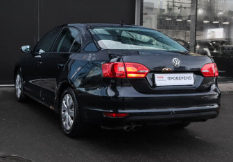 Подержанный автомобиль Volkswagen Jetta Sedan 2011 года (6 фото)