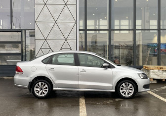 Подержанный автомобиль Volkswagen Polo Sedan 2011 года (4 фото)