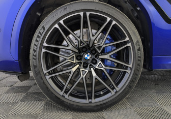 Подержанный автомобиль BMW X6 M 2021 года (12 фото)