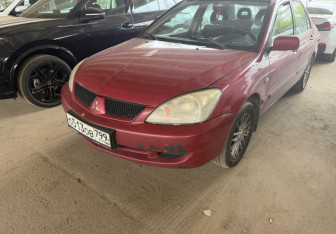 Подержанный автомобиль Mitsubishi Lancer Sedan 2007 года (10 фото)