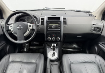 Подержанный автомобиль Nissan X-Trail 2008 года (13 фото)