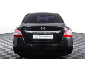 Подержанный автомобиль Nissan Teana 2014 года (6 фото)