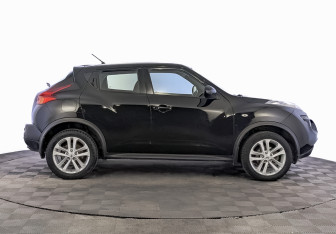 Подержанный автомобиль Nissan Juke 2014 года (4 фото)