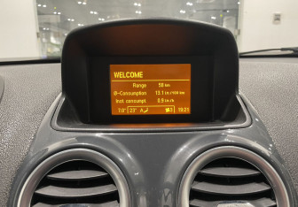 Подержанный автомобиль Opel Corsa 2011 года (13 фото)