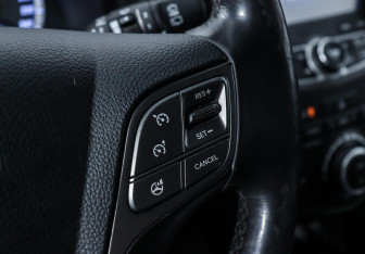 Подержанный автомобиль Hyundai Santa Fe 2014 года (8 фото)